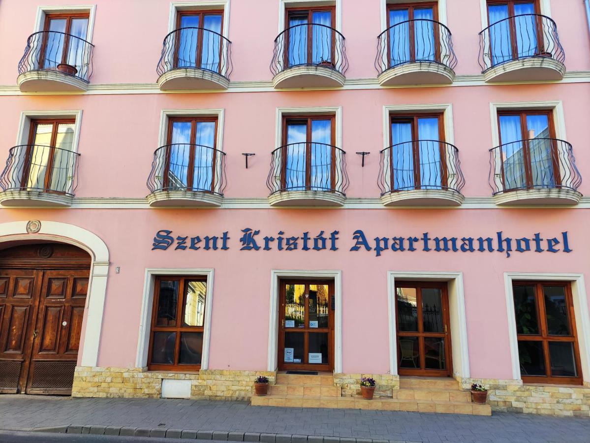 Szent Kristóf Apartmanhotel Zalaegerszeg Exterior foto