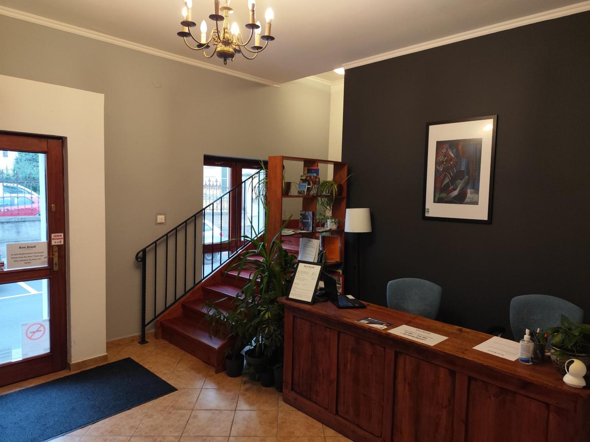 Szent Kristóf Apartmanhotel Zalaegerszeg Exterior foto